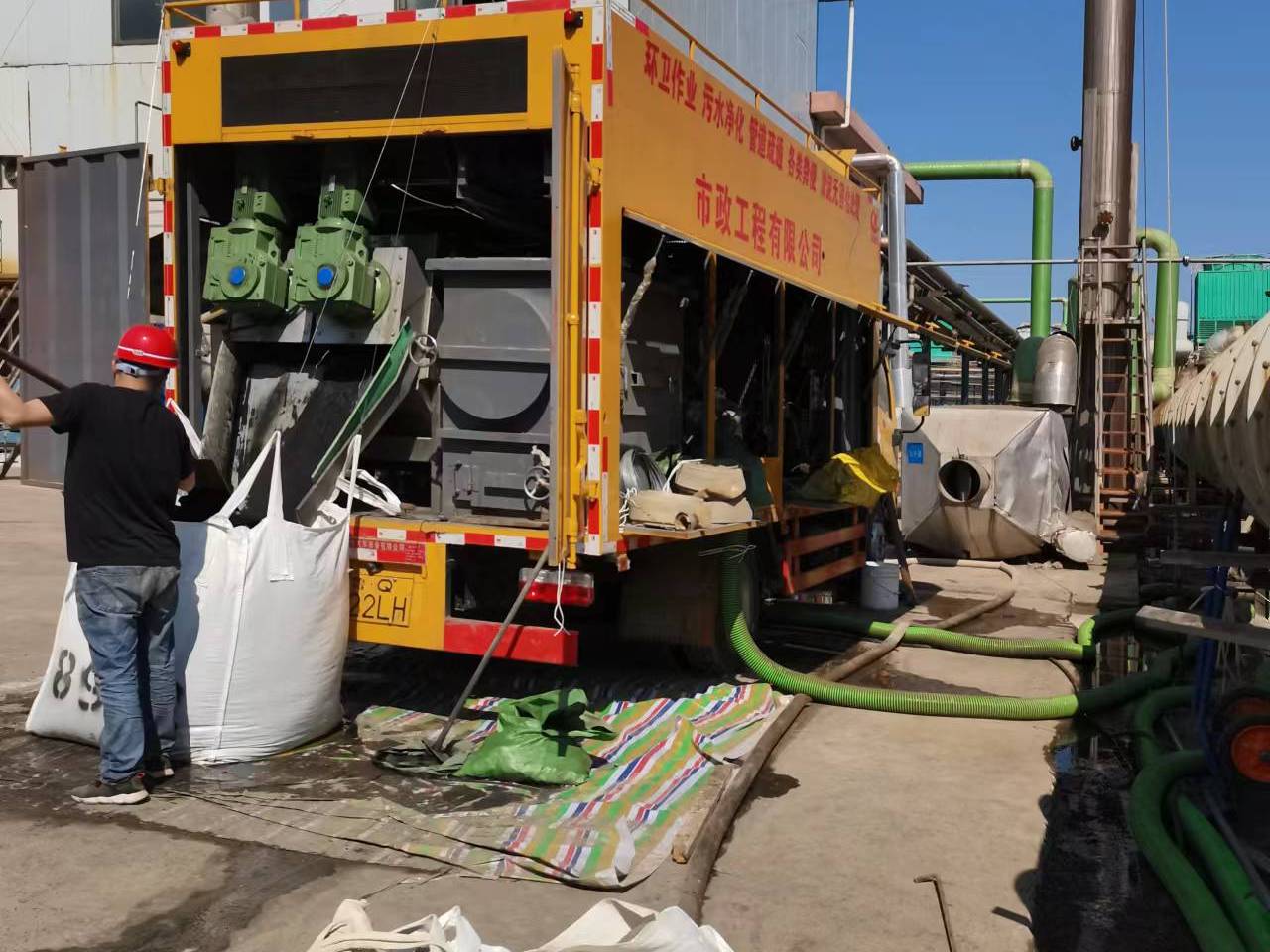 德庆淤泥压干处理